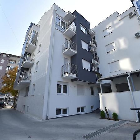 Apartment Sinisa With Garage Novi Sad Exterior foto